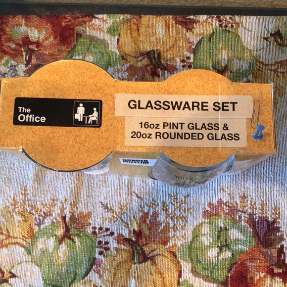The Office “Pam & Jim” Glassware Set - Picture 2 of 8